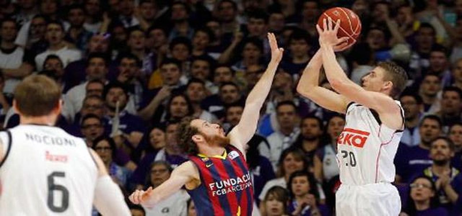 91-78. Carroll se exhibe para decidir ante el Barça