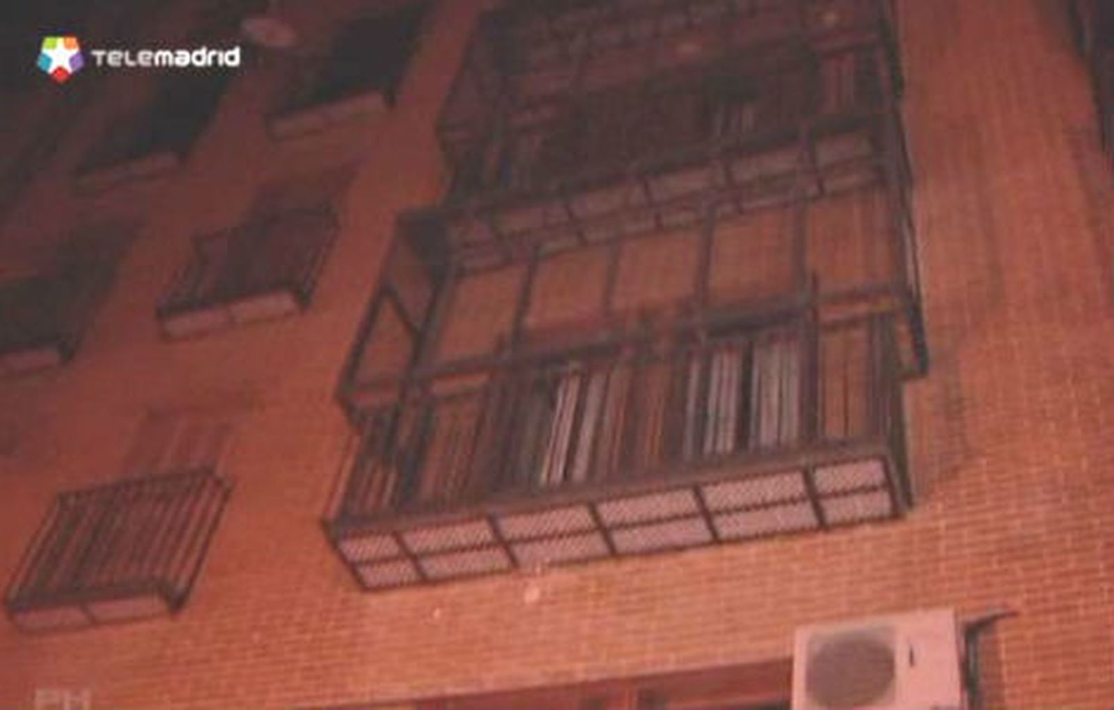Una niña de 6 años herida de gravedad tras precipitarse desde un tercer piso en Madrid
