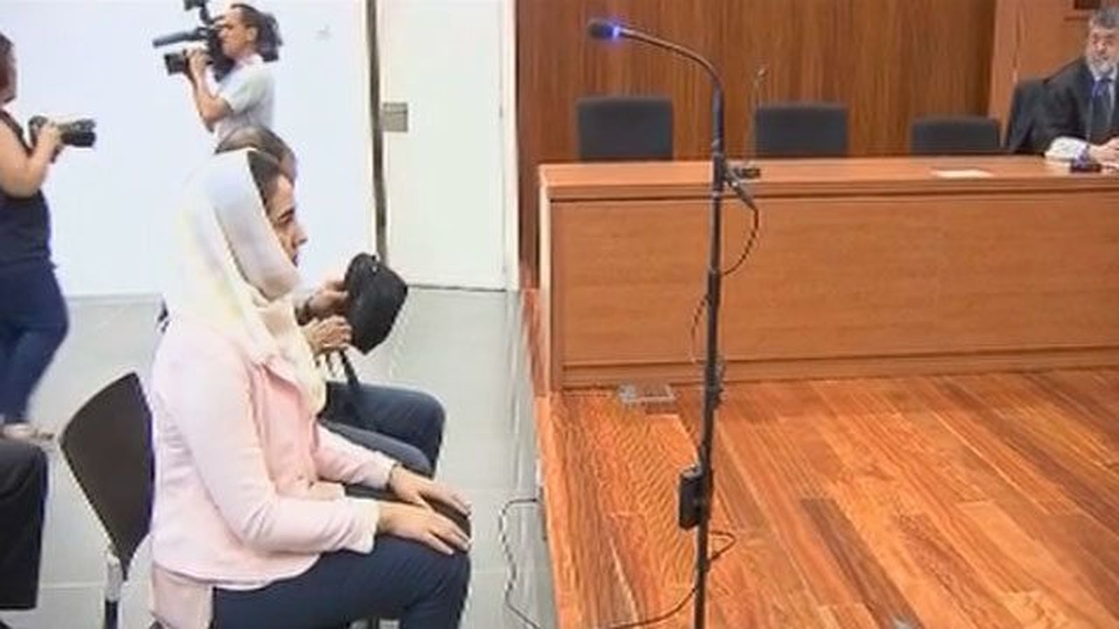 La madre acusada de matar a sus hijas niega que las asfixiara por un un ritual