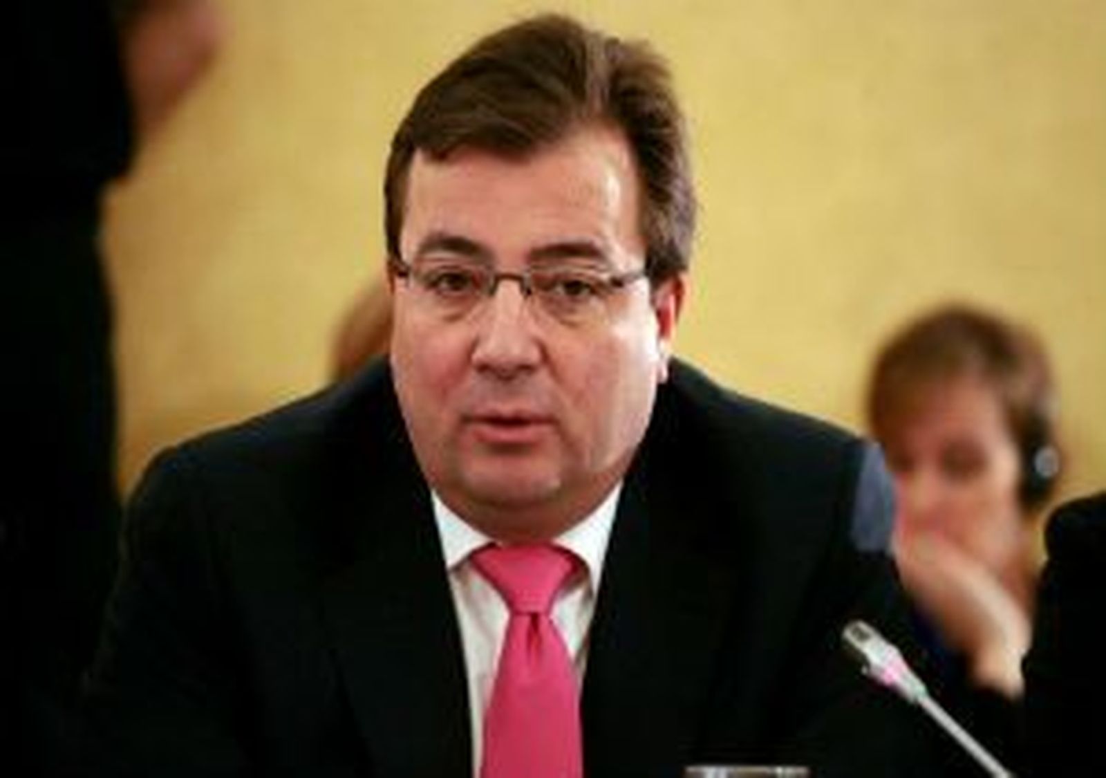 El PSOE de Extremadura presenta una moción de censura contra Monago
