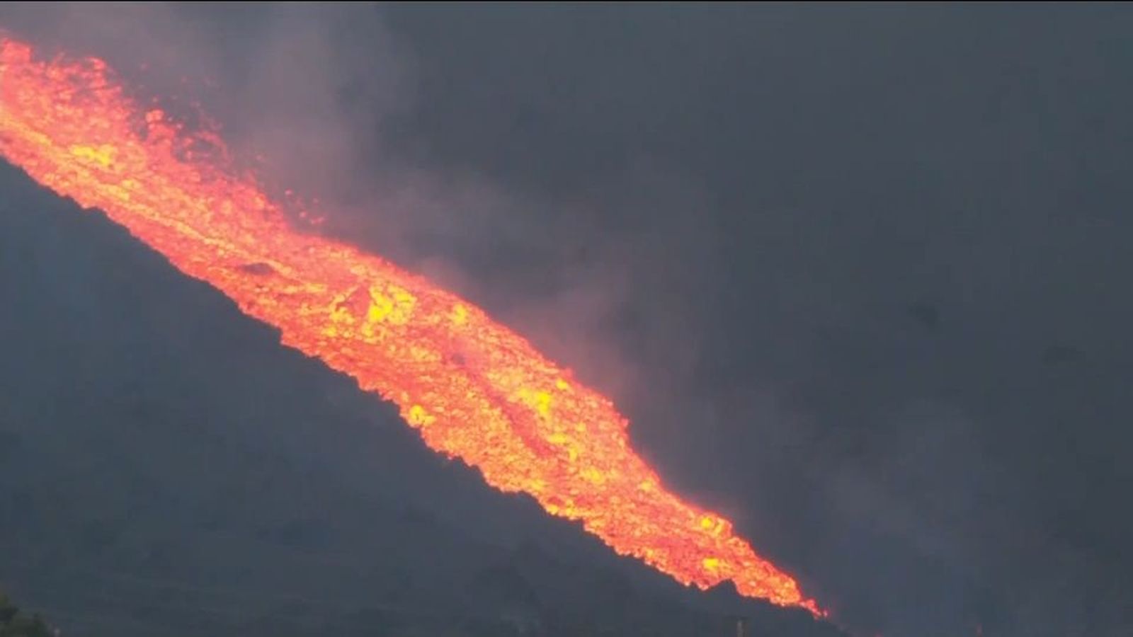 El volcán de La Palma ha emitido unas 250.000 toneladas de dióxido de azufre