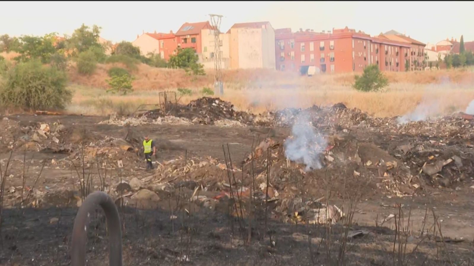 Los petardos de una boda, posible causa del incendio de pastos en Fuencarral