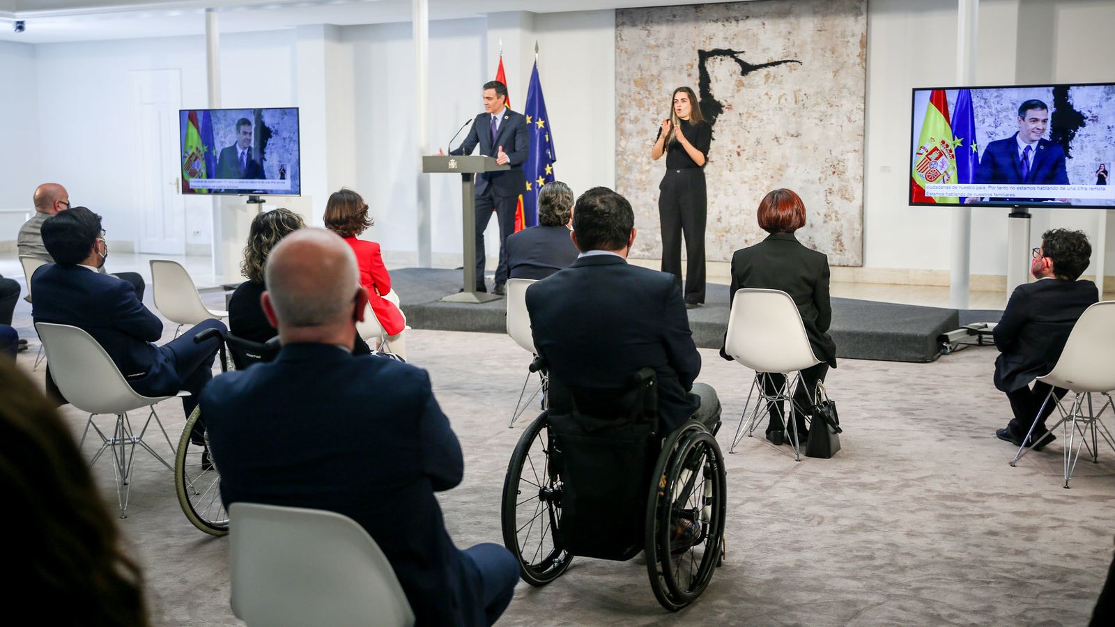 El presidente del Gobierno, Pedro Sánchez, durante un acto con motivo de la reforma del artículo 49 de la Constitución