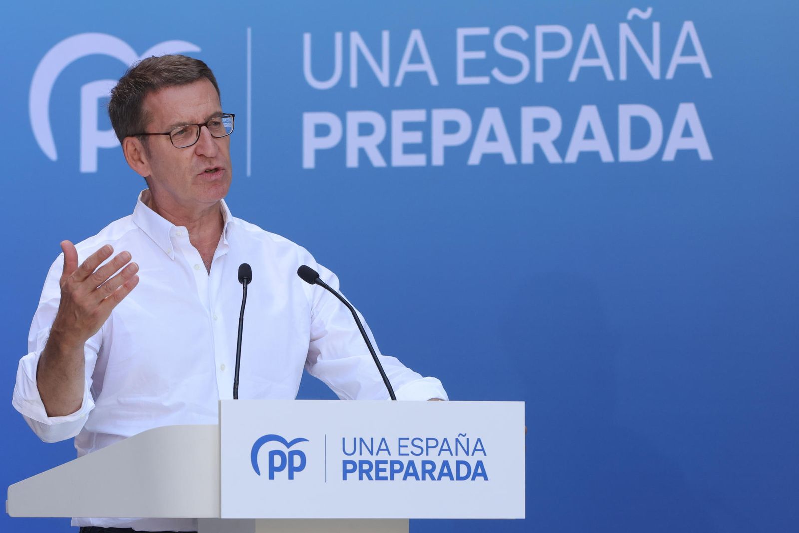 Feijóo sitúa a las familias en el epicentro del programa del PP