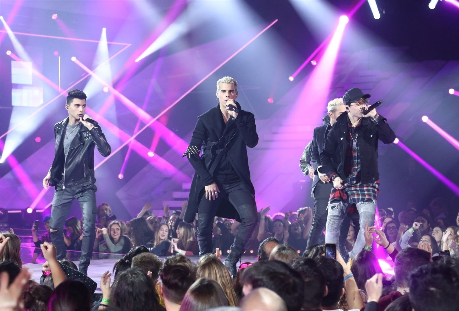 El grupo CNCO
