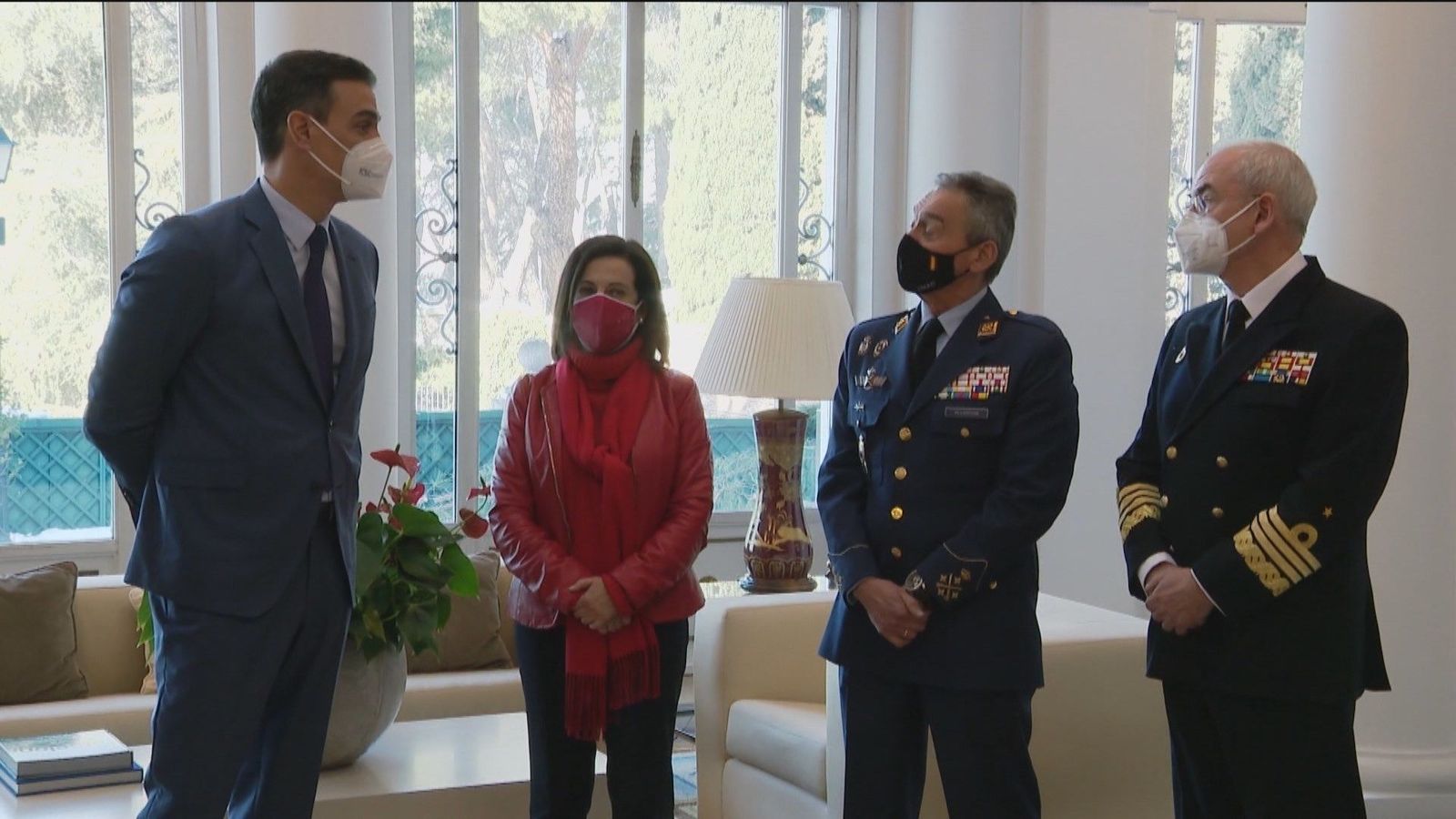 Robles pide explicaciones al JEMAD tras conocer que ha recibido la primera dosis de la vacuna del Covid