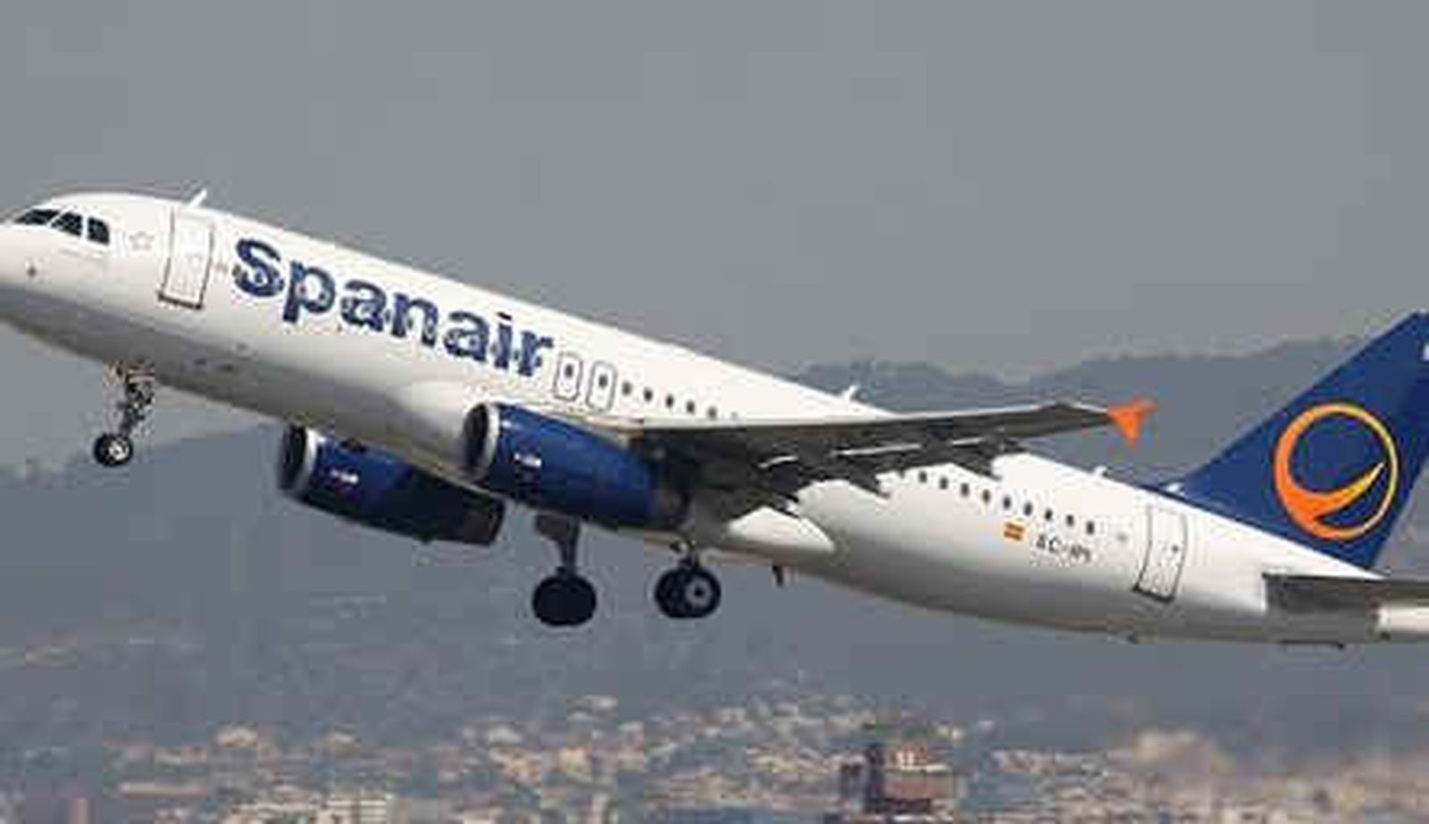 Spanair y sus pilotos pactan evitar huelgas a cambio de garantizar empleo