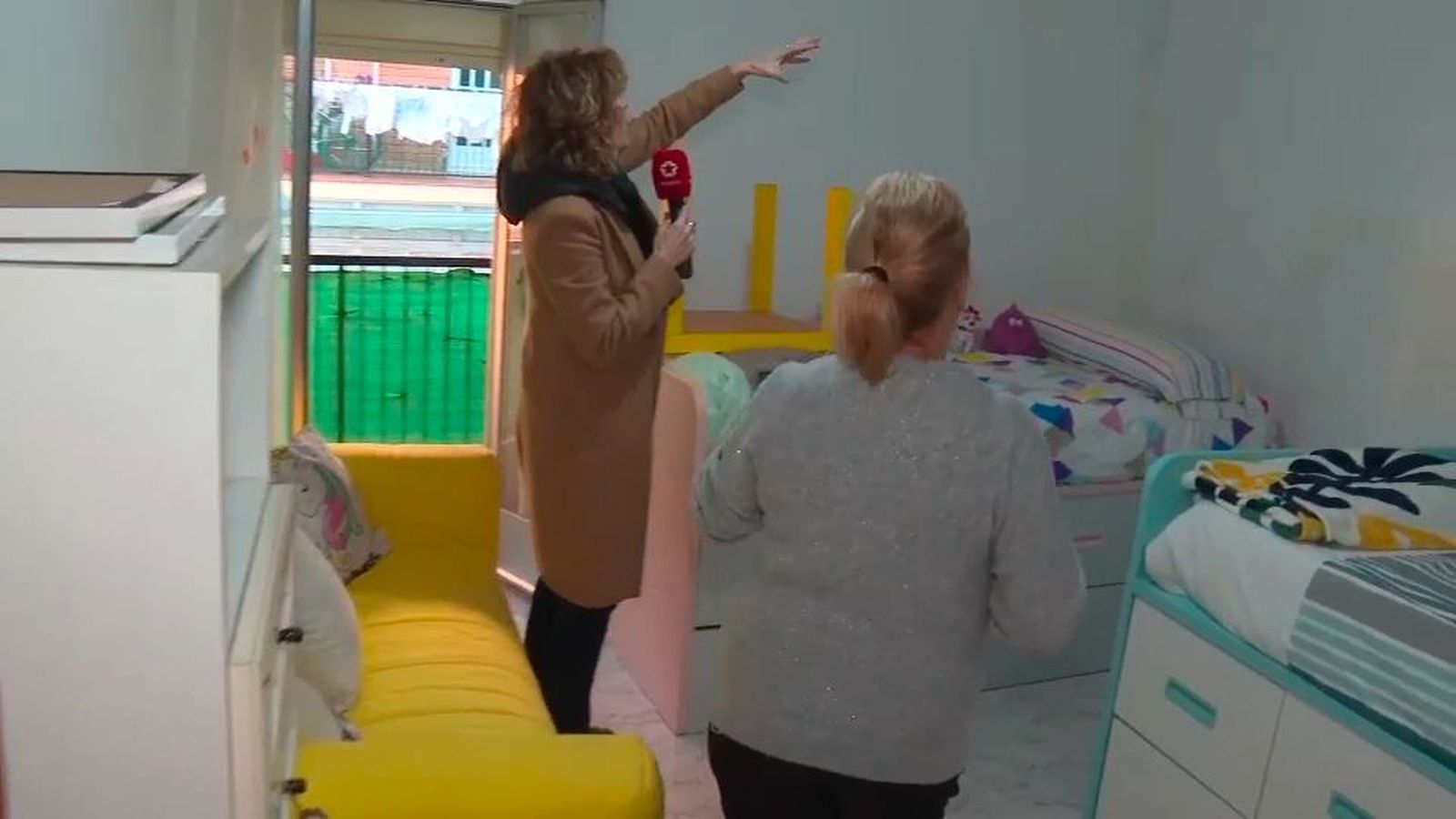 Dos años de humedades y goteras en sus viviendas de Getafe a causa de un edificio en obras parado