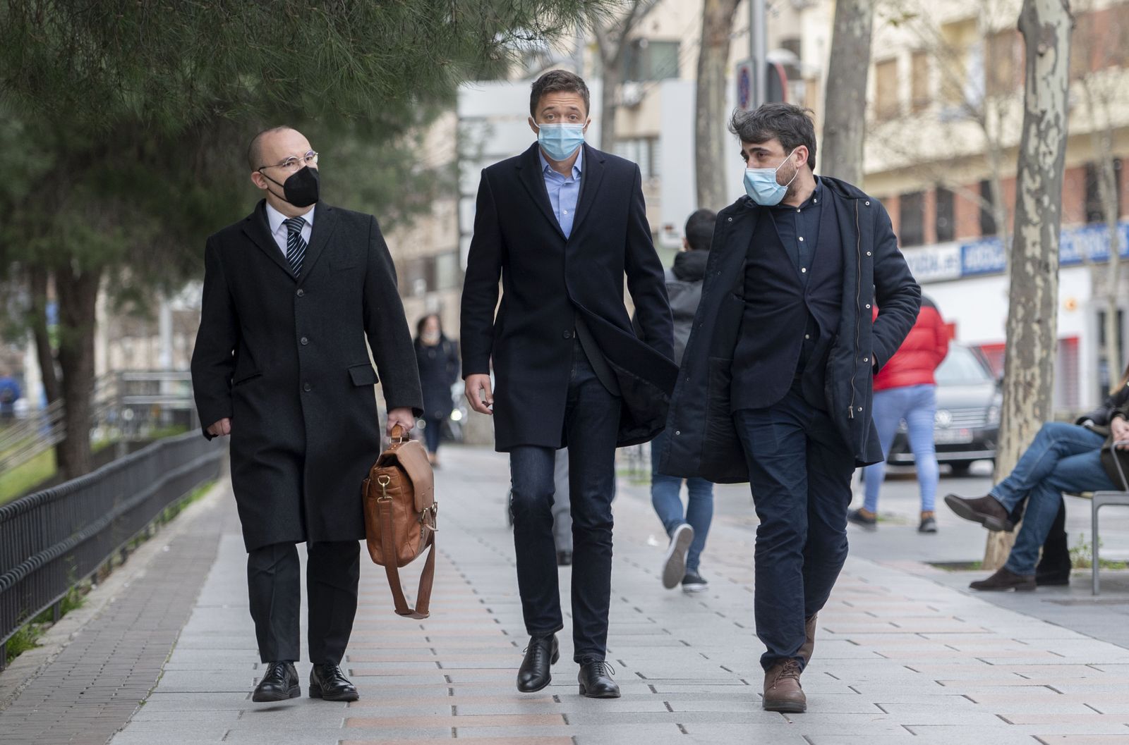 El dirigente de Más País, Iñigo Errejón (c), a su llegada para declarar por un presunto delito leve de maltrato, en los Juzgados de Plaza Castilla,