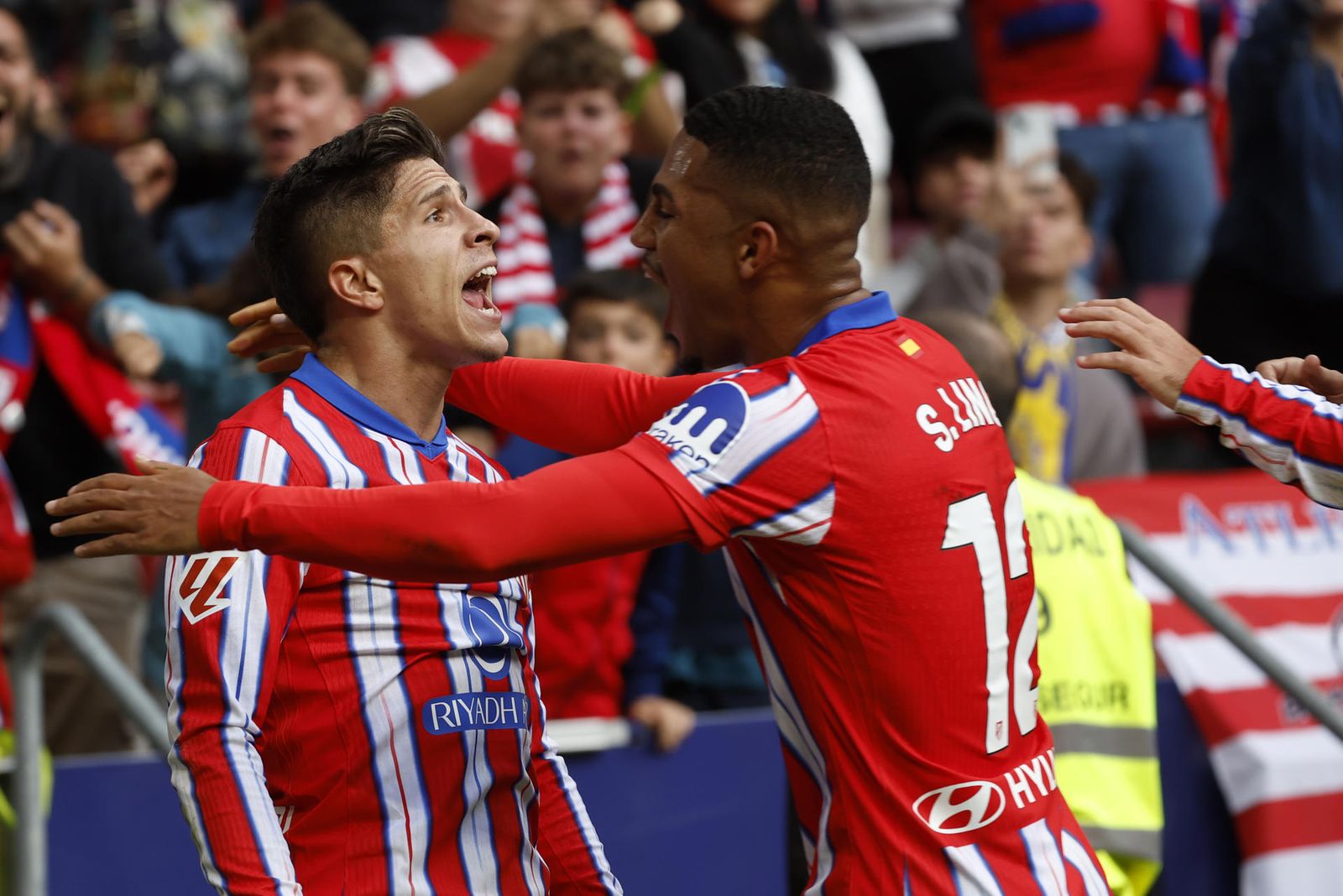 Giuliano Simeone y Samuel Lino