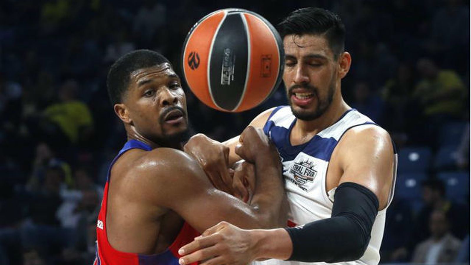 Ayón ante el CSKA Moscú