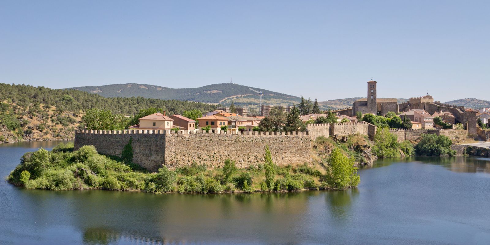 Lozoya, paraíso del ecoturismo