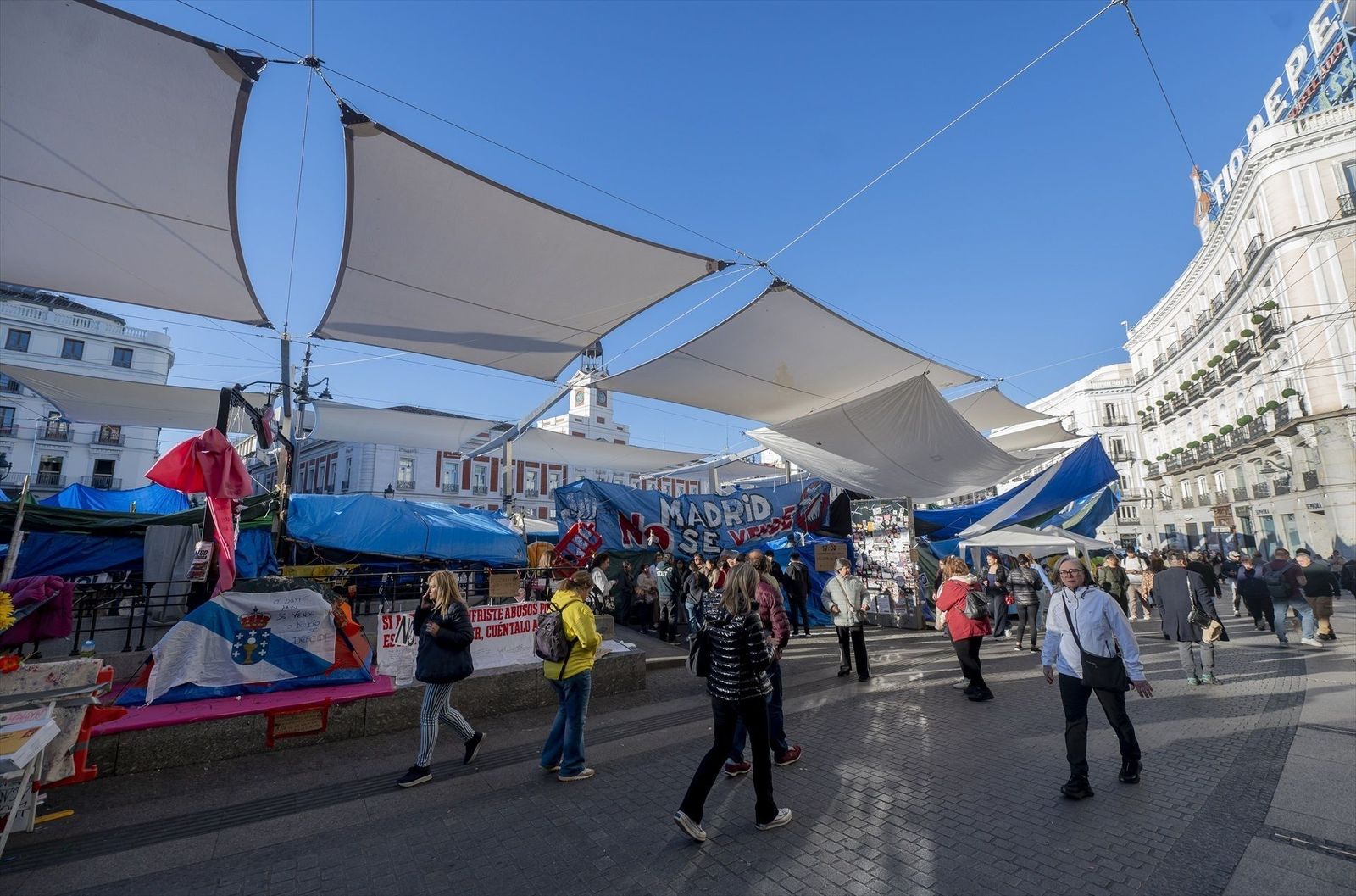 El Ayuntamiento de Madrid vuelve a pedir el desalojo de la acampada de Sol ante los incidentes y las pérdidas del comercio