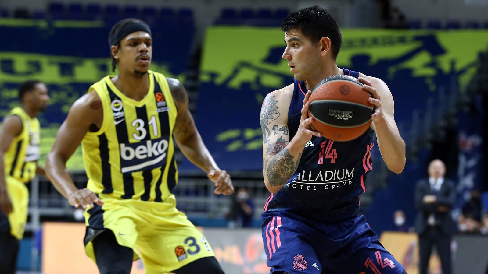 Deck ante el Fenerbahce