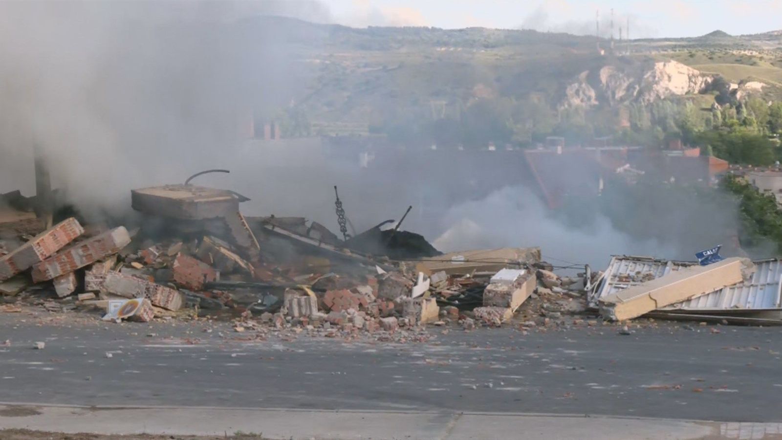 Las casas derrumbadas tras un incendio en Morata de Tajuña pertenecían a tres hermanos
