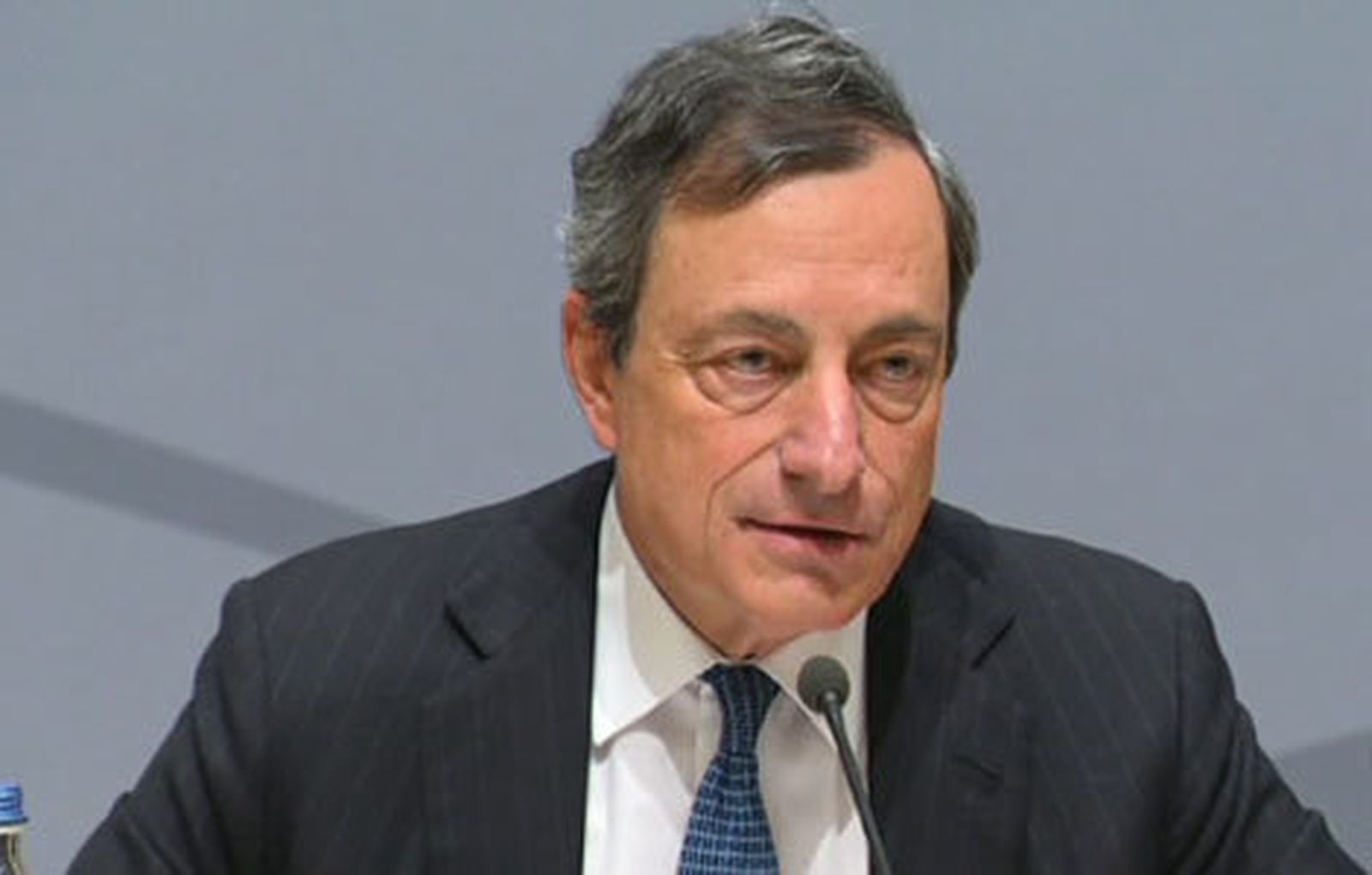 El Banco Central Europeo mantiene los tipos de interés en el 0 % para impulsar los precios