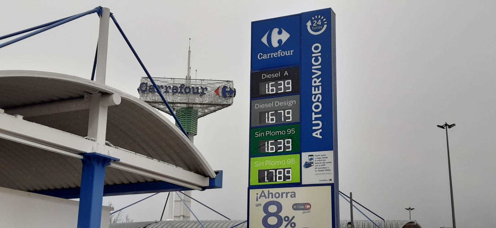 Precios de combustibles en una estación de servicio