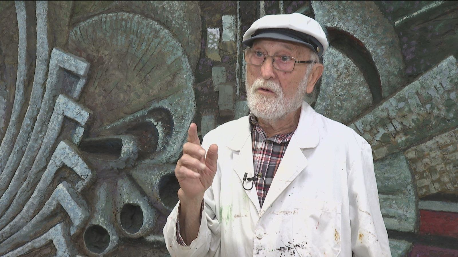 Eladio García, 50 años decorando con sus murales el Metro