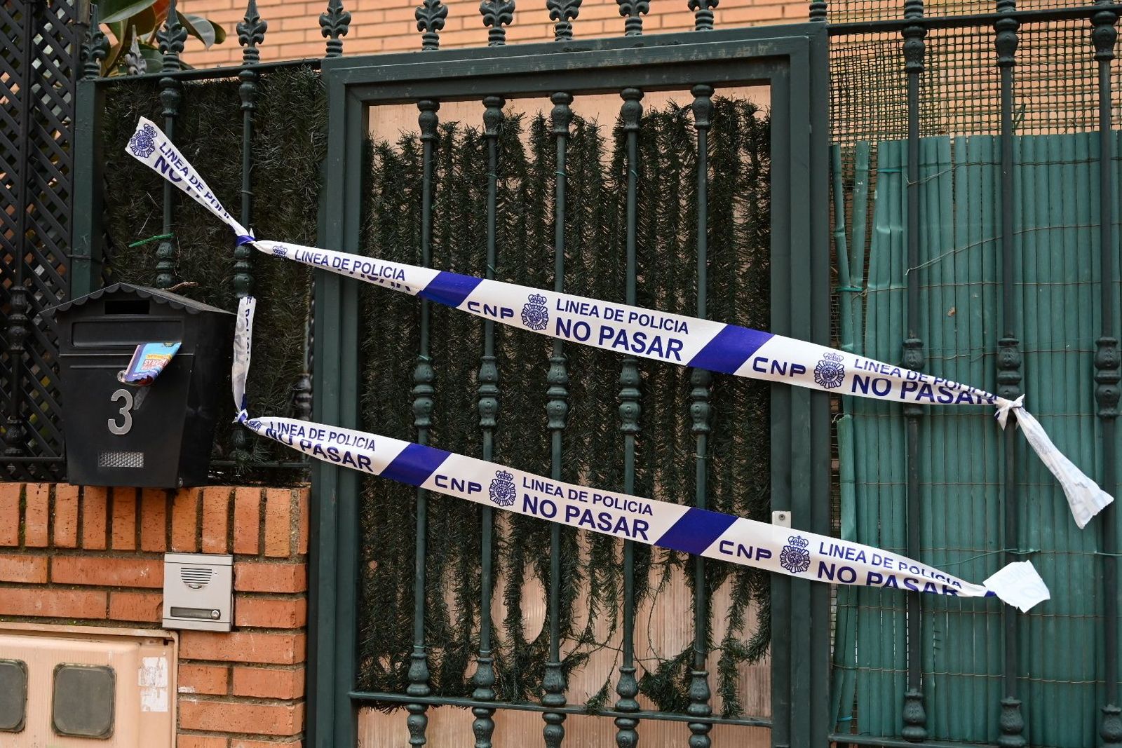 El padre de un menor detenido por el asesinato de una educadora en Badajoz dice que su hijo “debería estar encerrado hace tiempo”