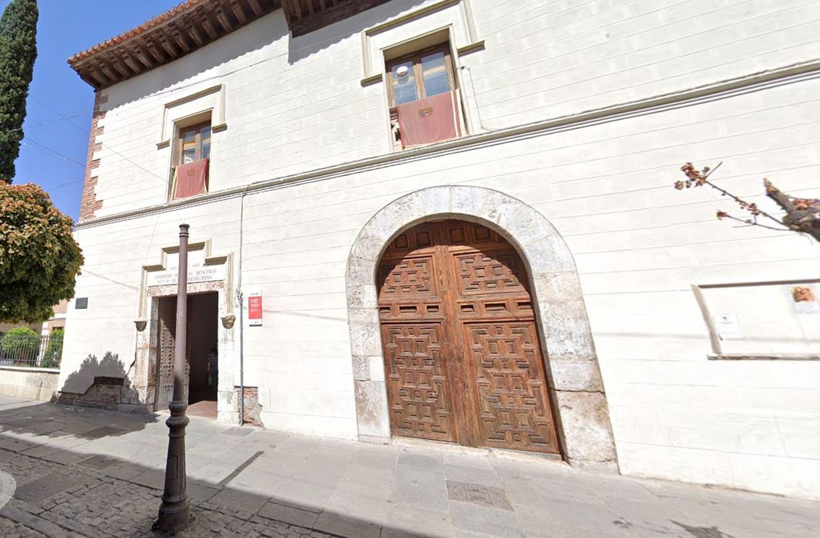 Fachada del Hospital de Antezana, en Alcalá de Henares