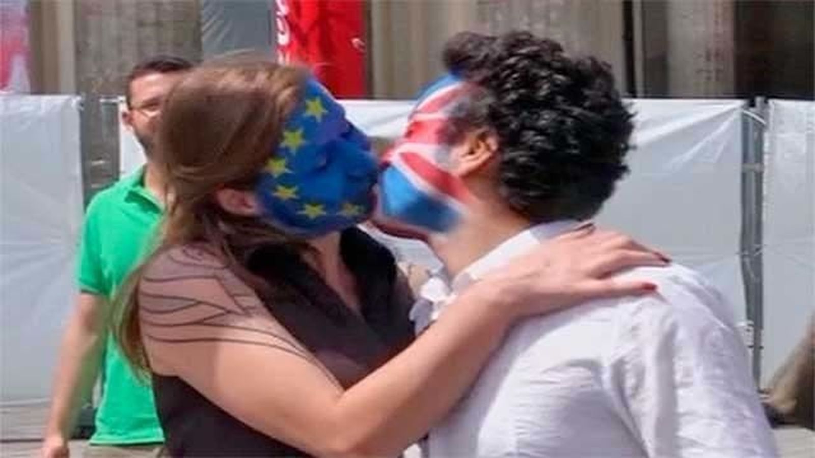 Proeuropeos y euroescépticos arengan al electorado la víspera del referéndum