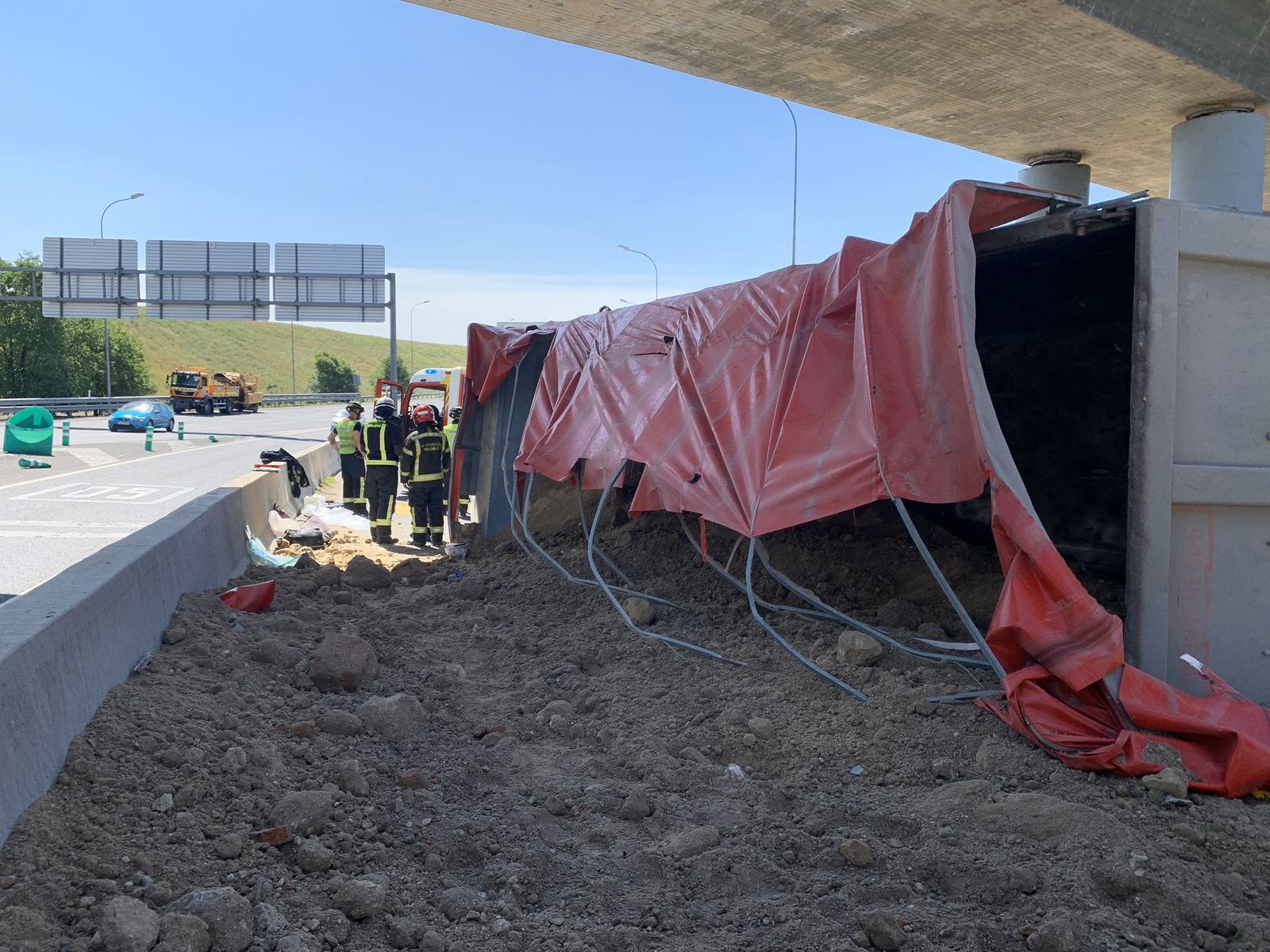 Imagen del camión accidentado