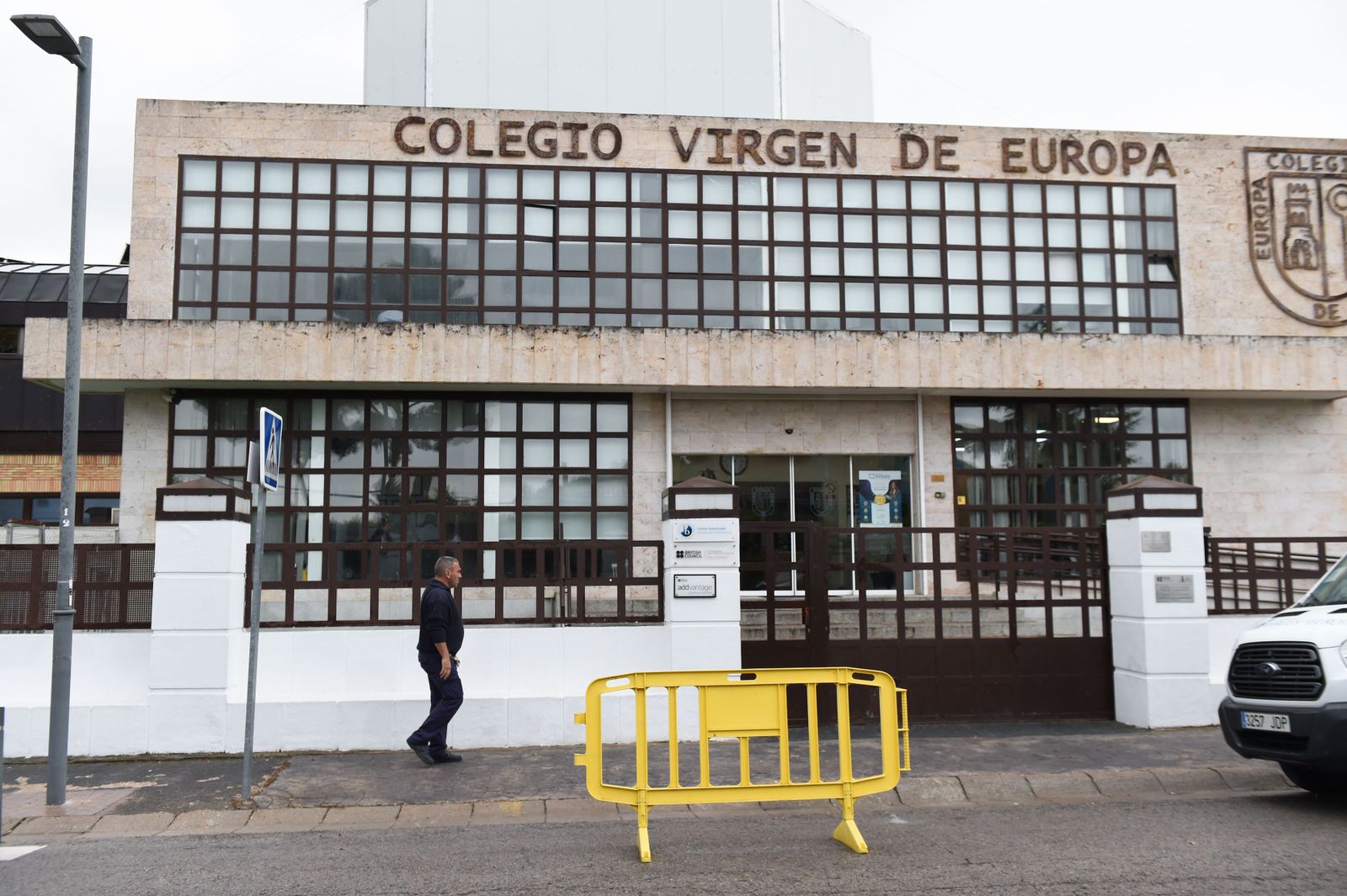 La huelga de letrados estanca el caso contra el profesor investigado por grabar a alumnas en un colegio de Boadilla