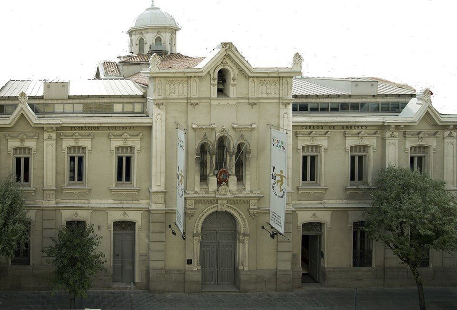 La Fundación Carlos de Amberes estrena su fachada restaurada