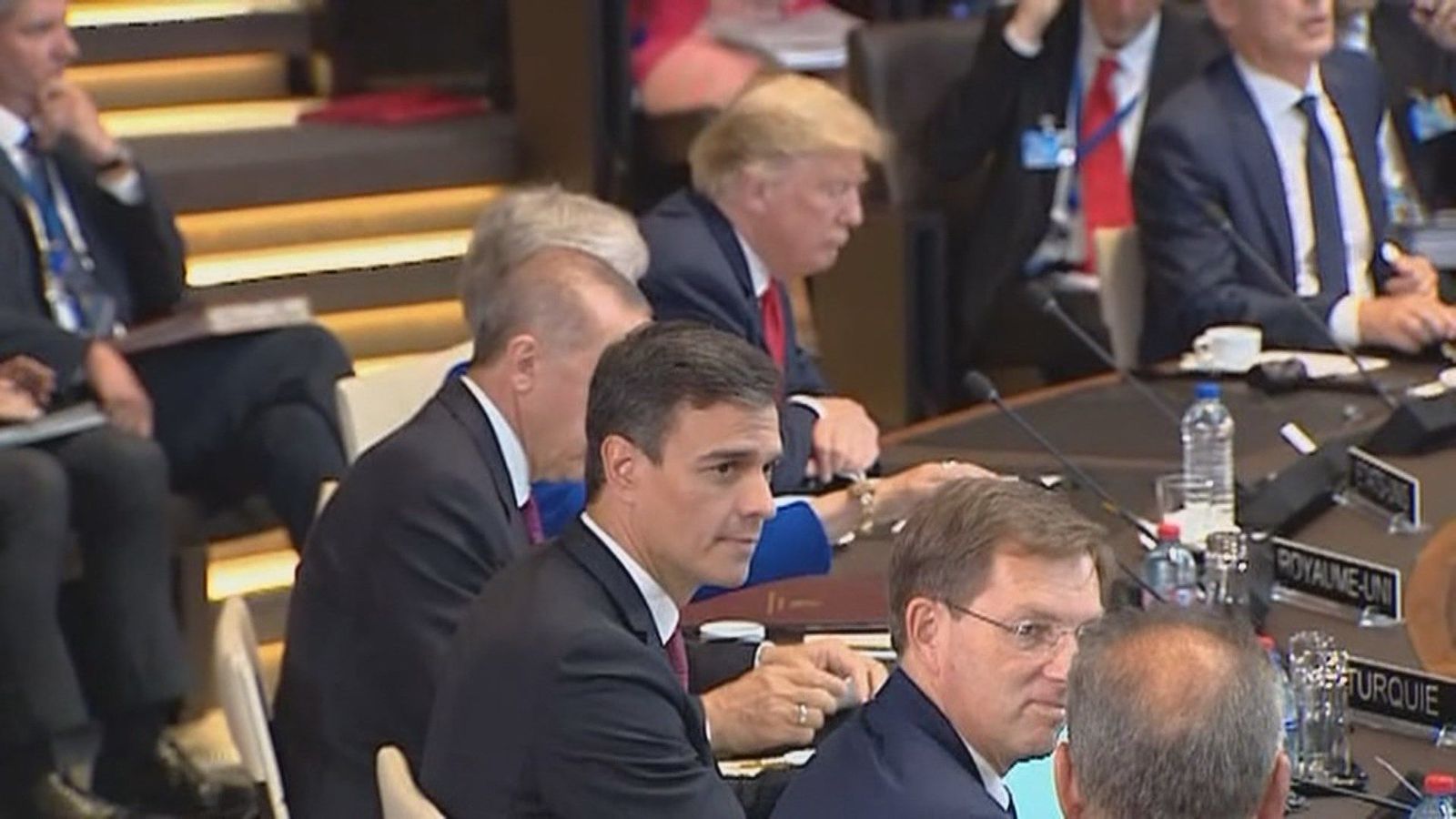 Sánchez rechaza el "vasallaje" hacia EEUU y apuesta por no callar ante las violaciones al Derecho Internacional