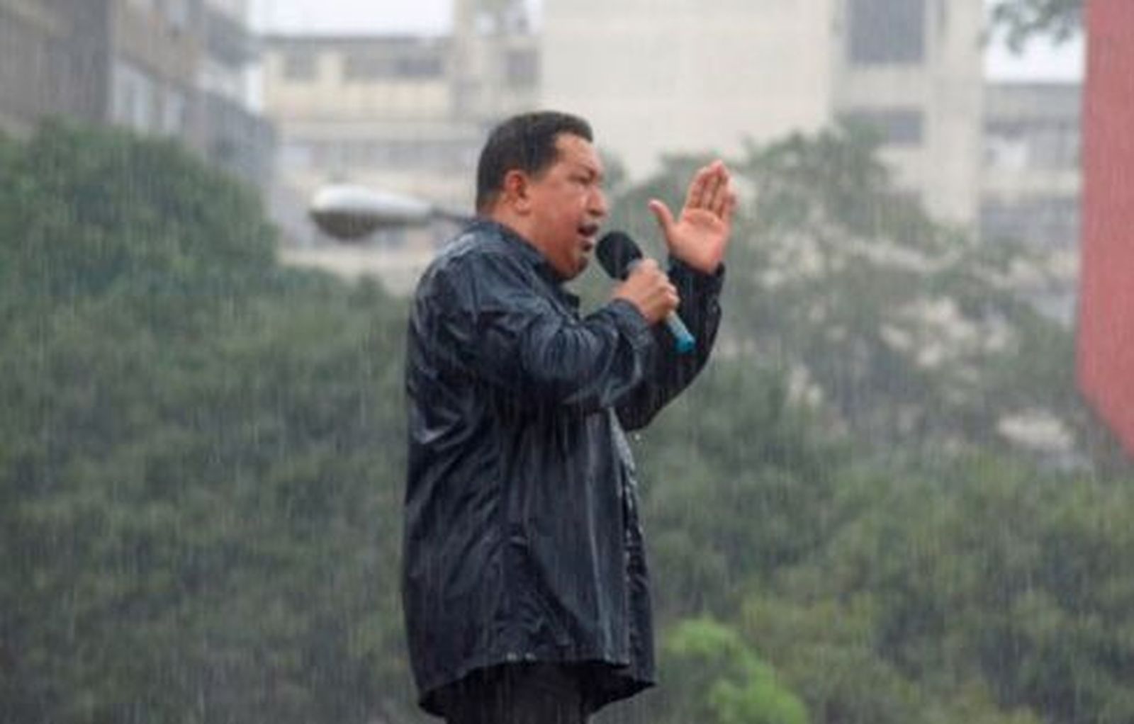 Chávez y Capriles cierran campaña entre multitudes y con promesas de victoria