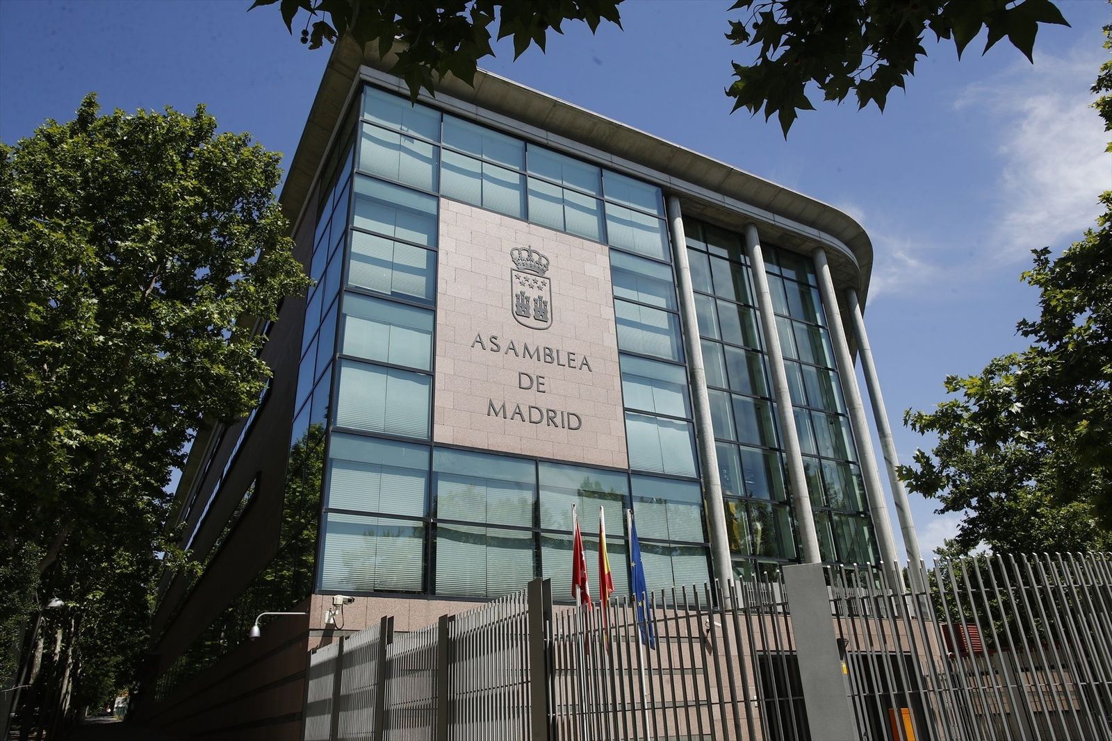 La Asamblea de Madrid pone en marcha una comisión de estudio sobre el impacto que tendrá en los madrileños la condonación de la deuda