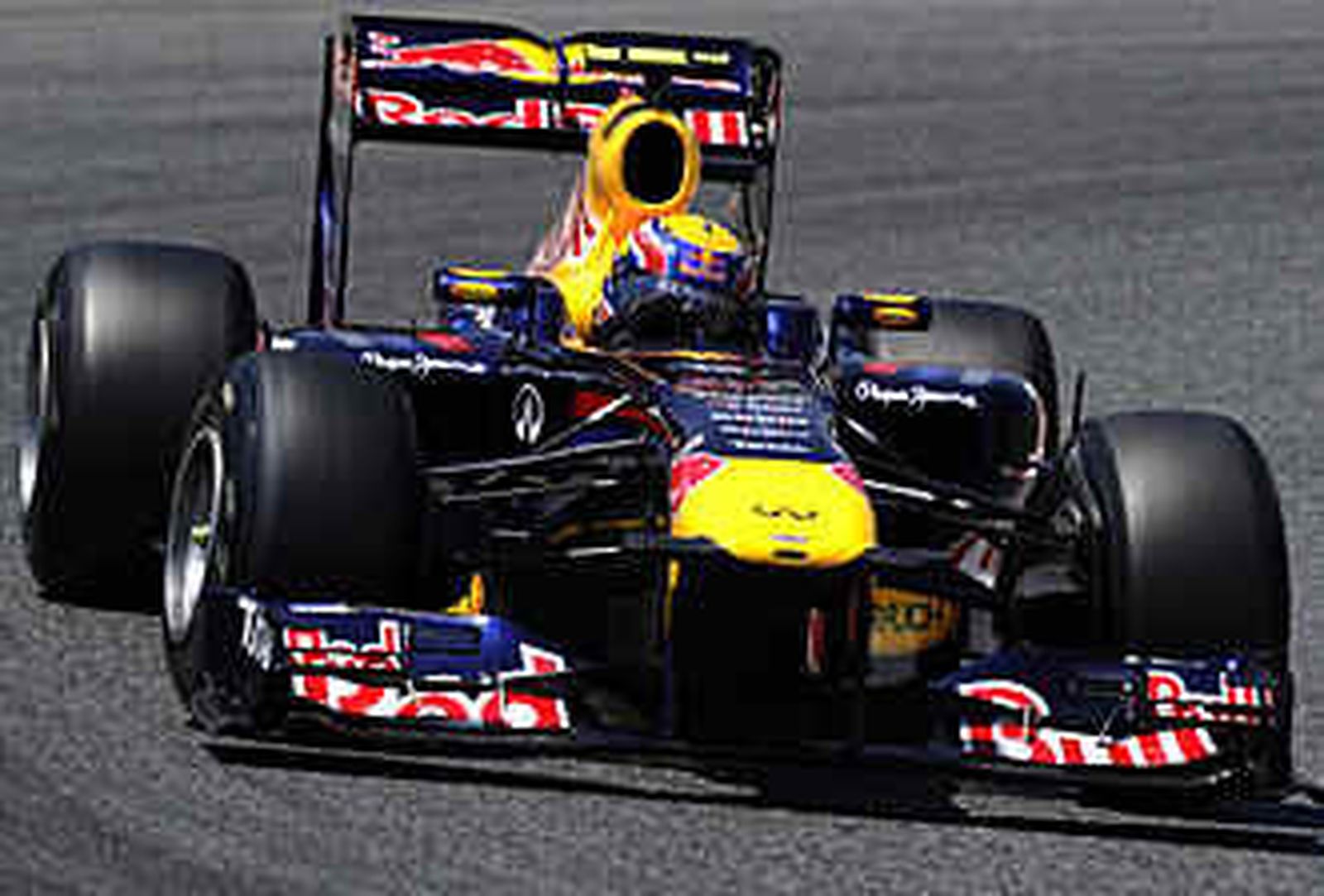 Webber termina con las "poles" de Vettel y Alonso sube a la segunda fila