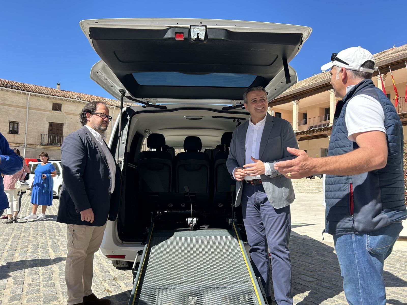 La Sierra Norte tendrá 28 licencias más de taxi para cubrir la demanda
