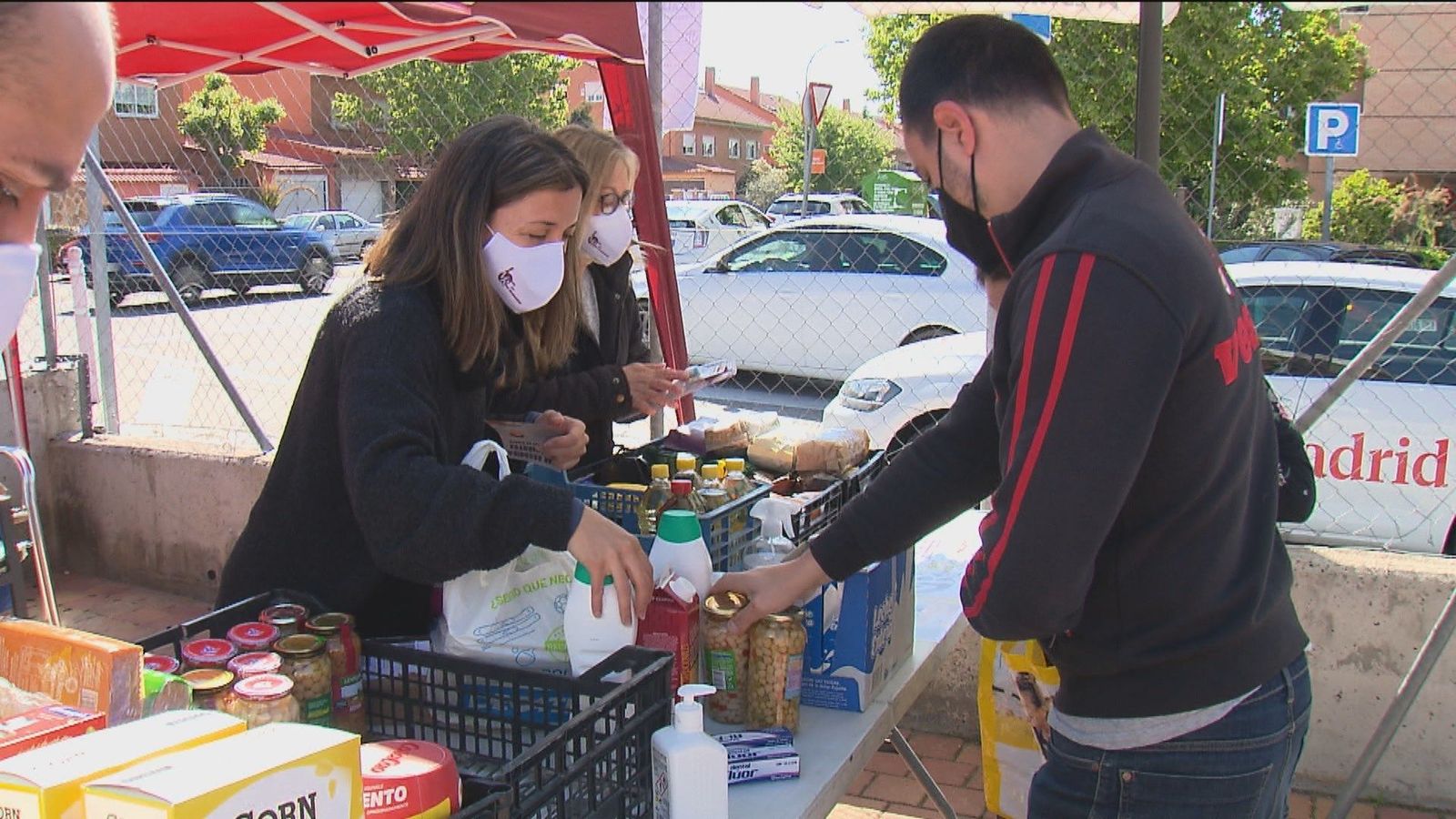 Recogida solidaria de alimentos y productos de higiene en Rivas