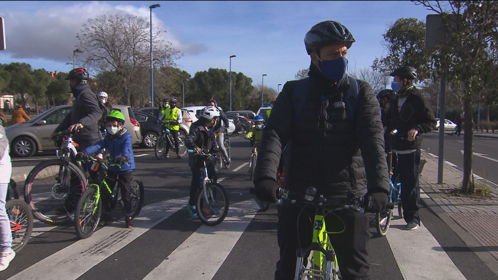 Vecinos de Leganés realizan una nueva marcha para pedir carriles bici seguros y que den acceso a servicios públicos