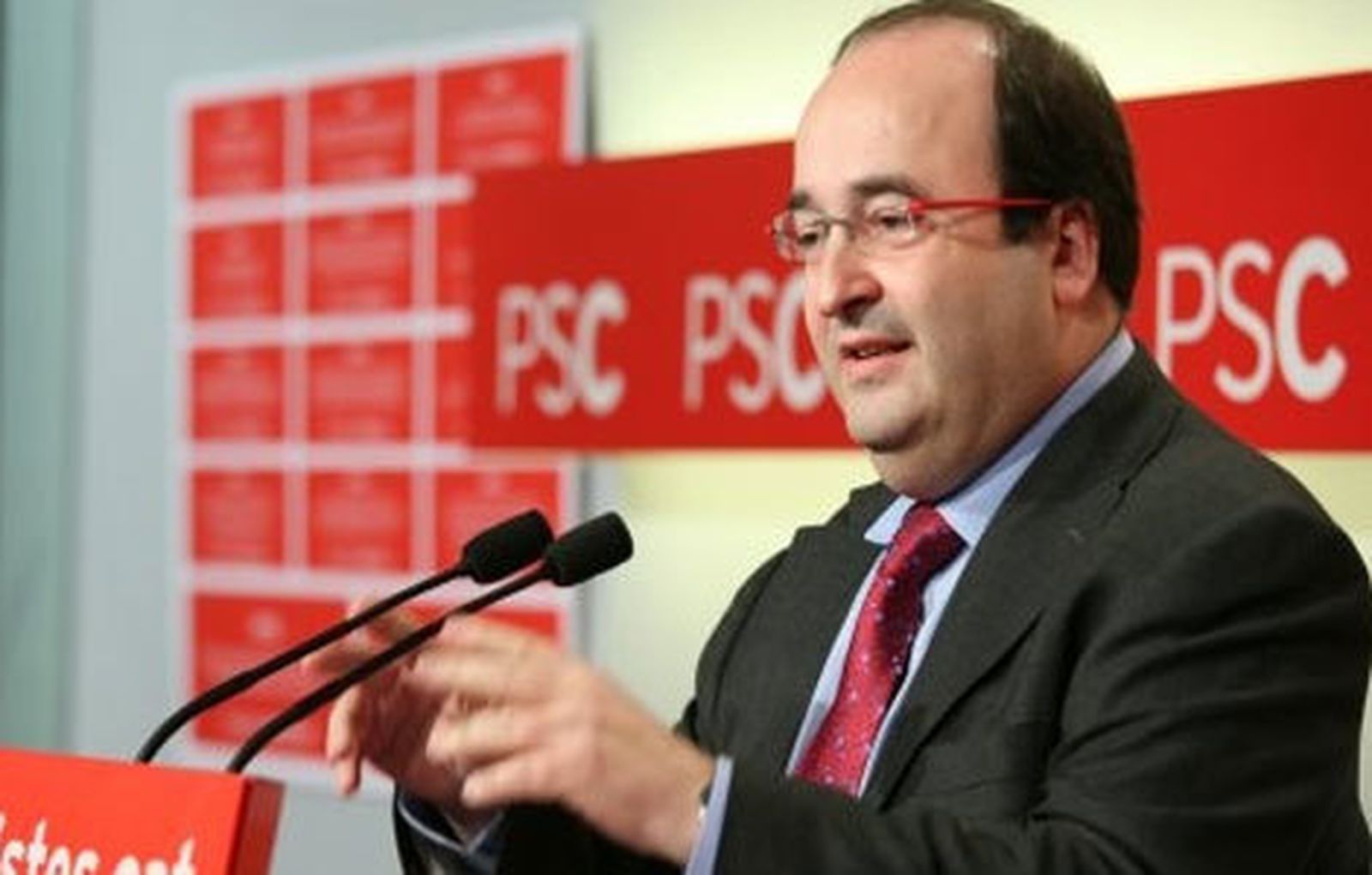 El PSC elige este sábado líder en unas reñidas primarias en plena crisis del PSOE