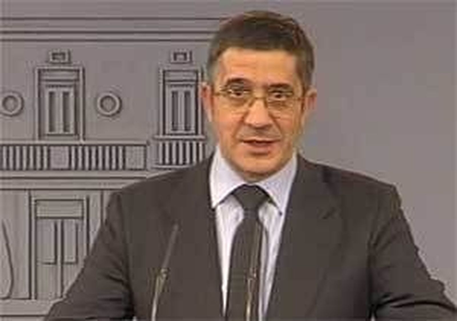 López pide a Rajoy acercar los presos de ETA y legalizar la antigua Batasuna