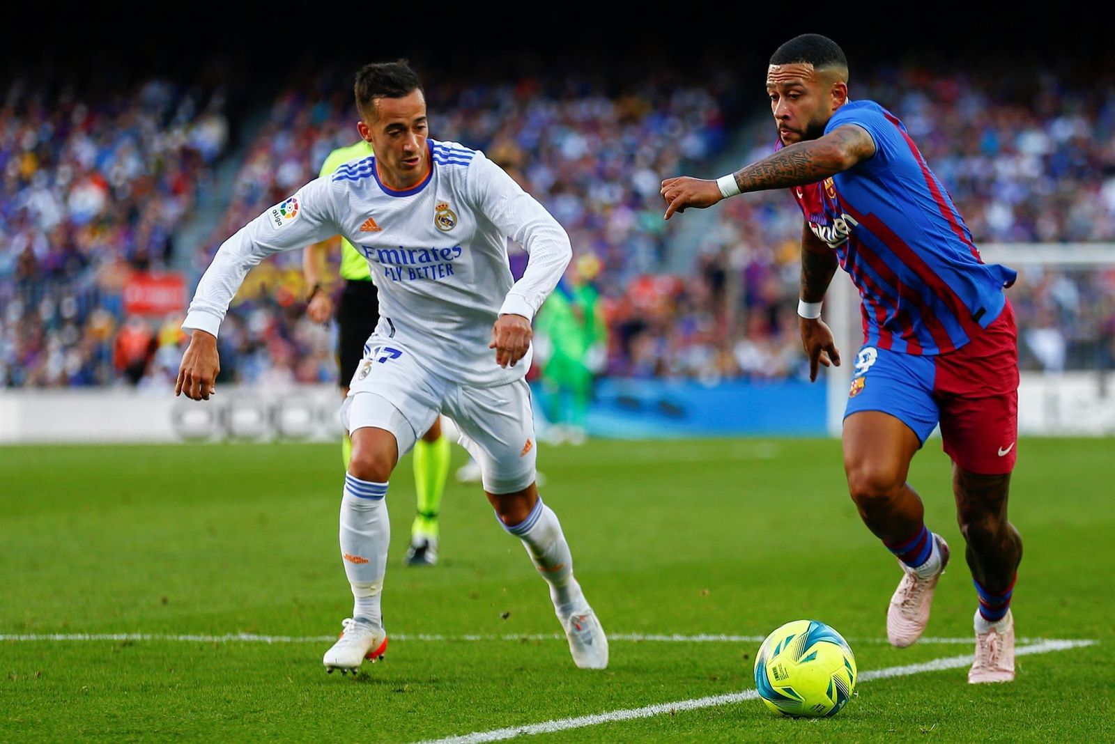 Lucas Vázquez ante el FC Barcelona