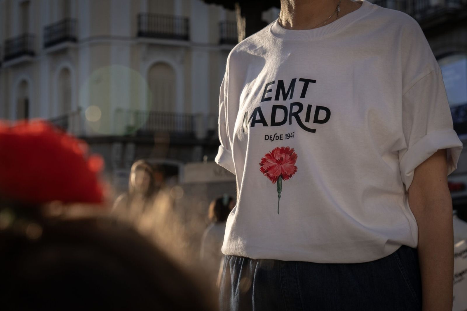 Edición especial de camisetas y bolsos de la EMT