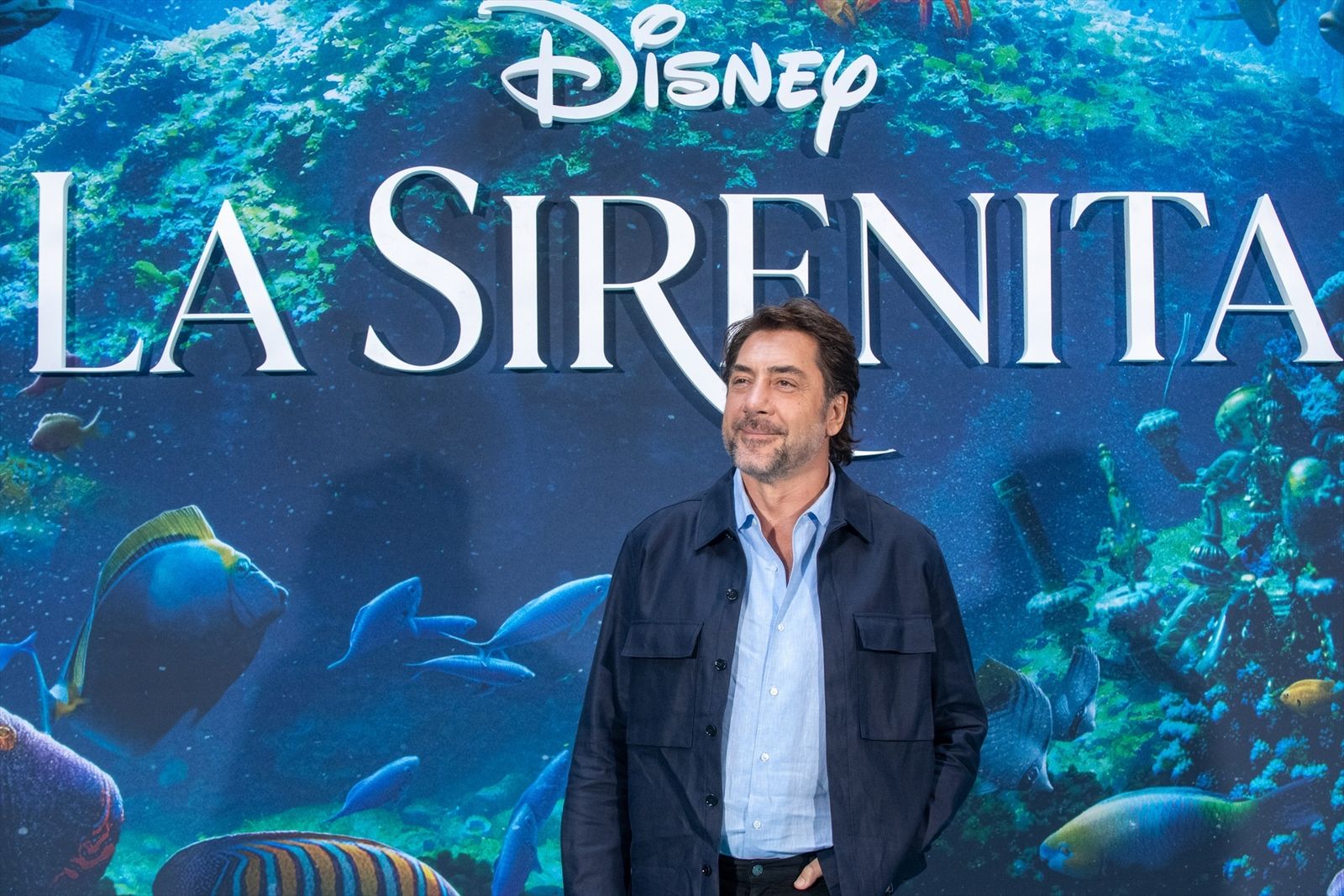 Javier Bardem posa en photocall durante la presentación de 'La Sirenita' en el Hotel Four Seasons, a 18 de mayo de 2023, en Madrid (España)
