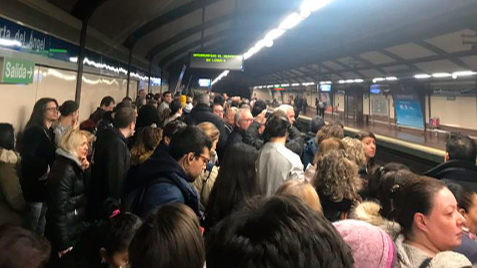 Colapso en la línea 6 de metro