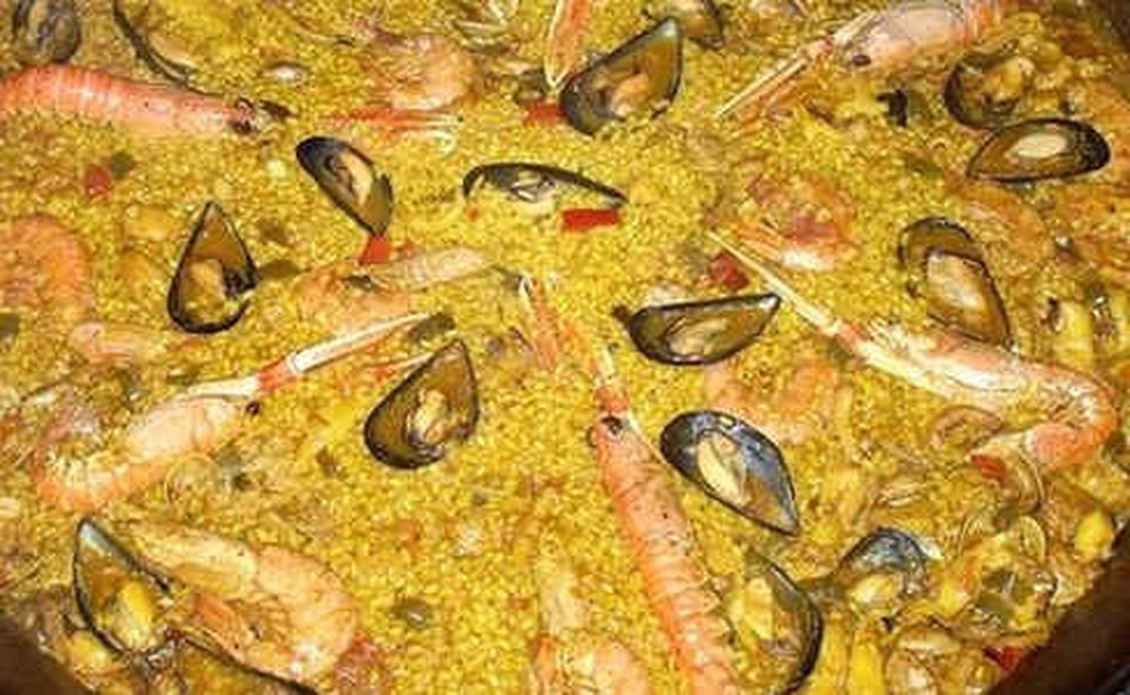 Paella y fideuá, las reinas del verano