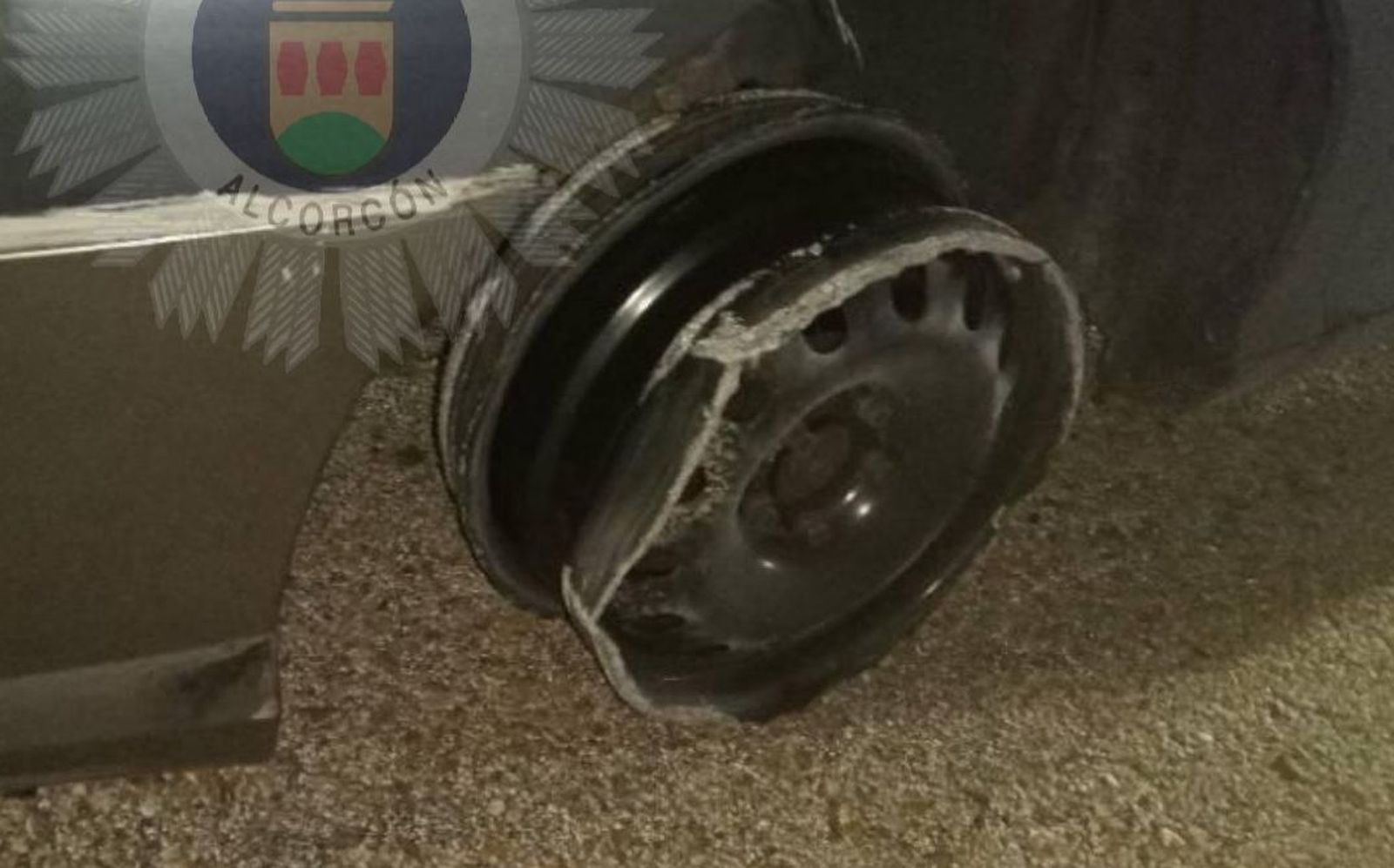 Estado del vehículo que circuló sin neumático por la A-5