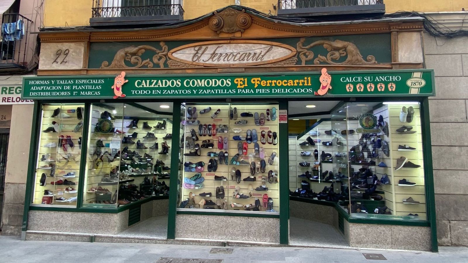 Calzados Cómodos El Ferrocarril lleva más de 150 años vistiendo los pies de los madrileños