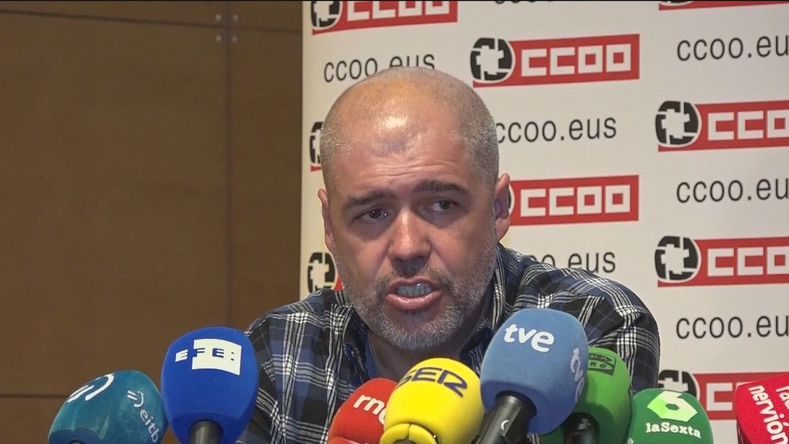 Los sindicatos exigen al Gobierno seguridad jurídica para los interinos