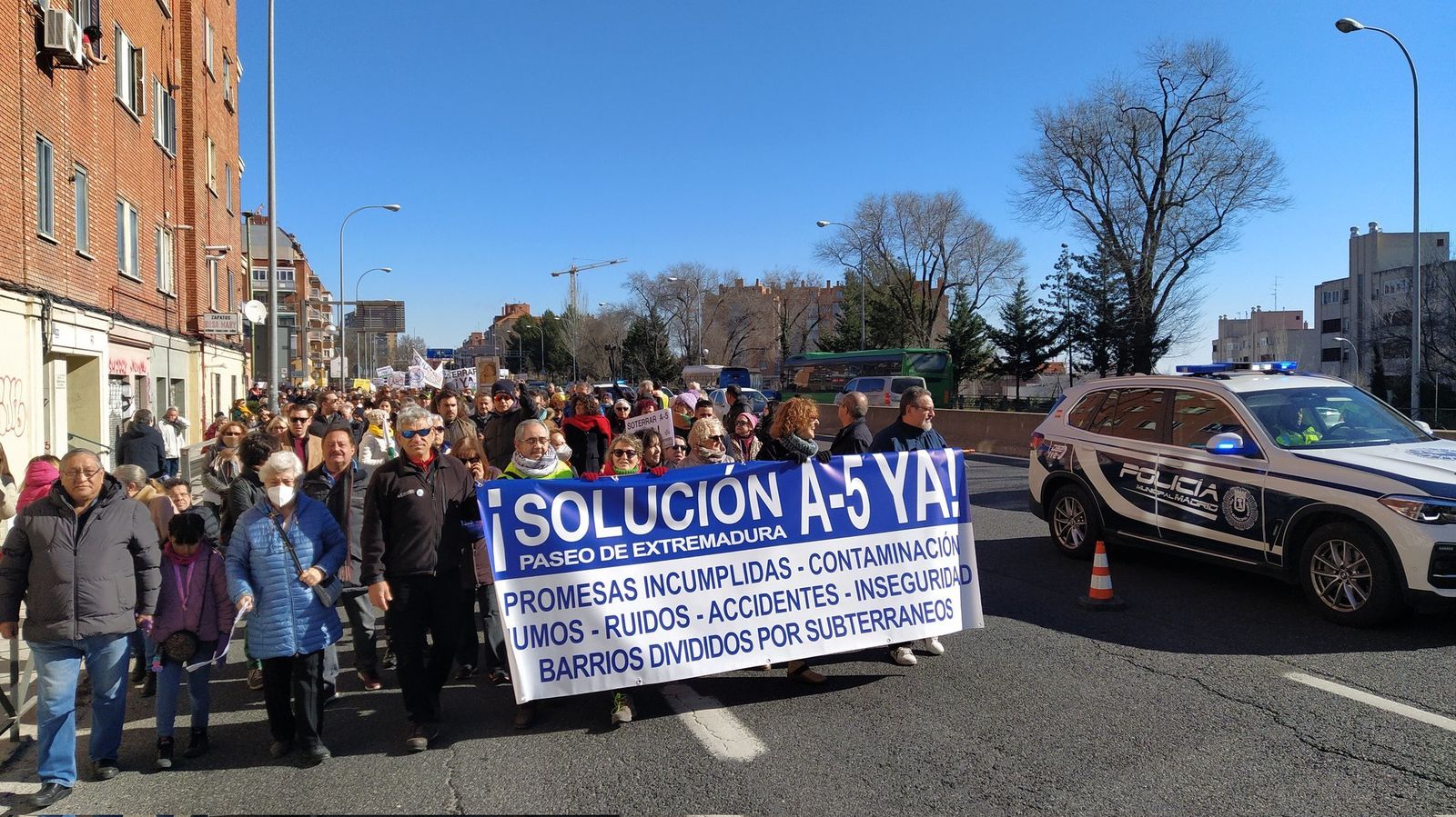 Manifestación de los vecinos de barrios próximos al Paseo de Extremadura