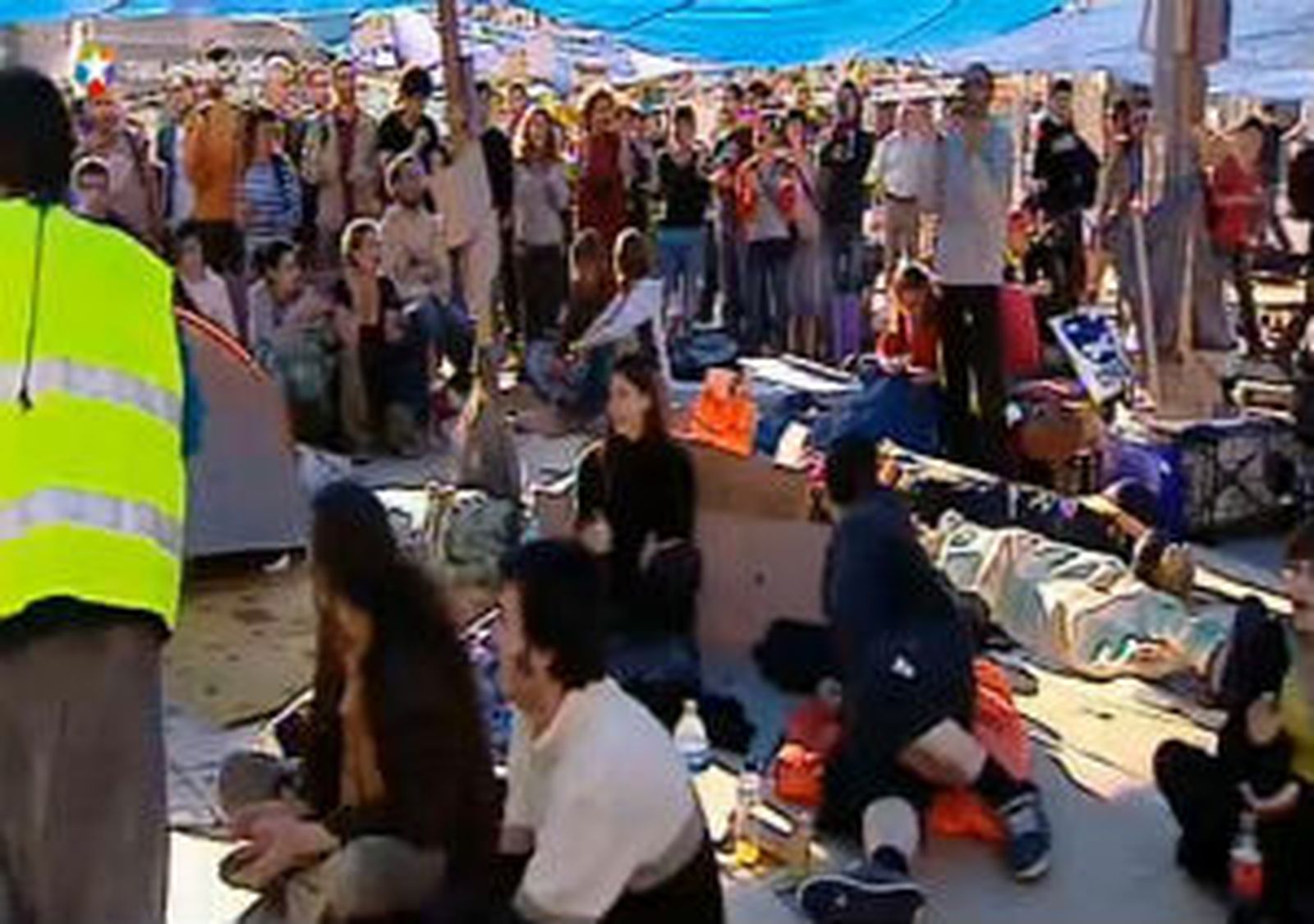 Los acampados en Sol llevan recogidas unas 200.000  firmas para reclamar un cambio social y político