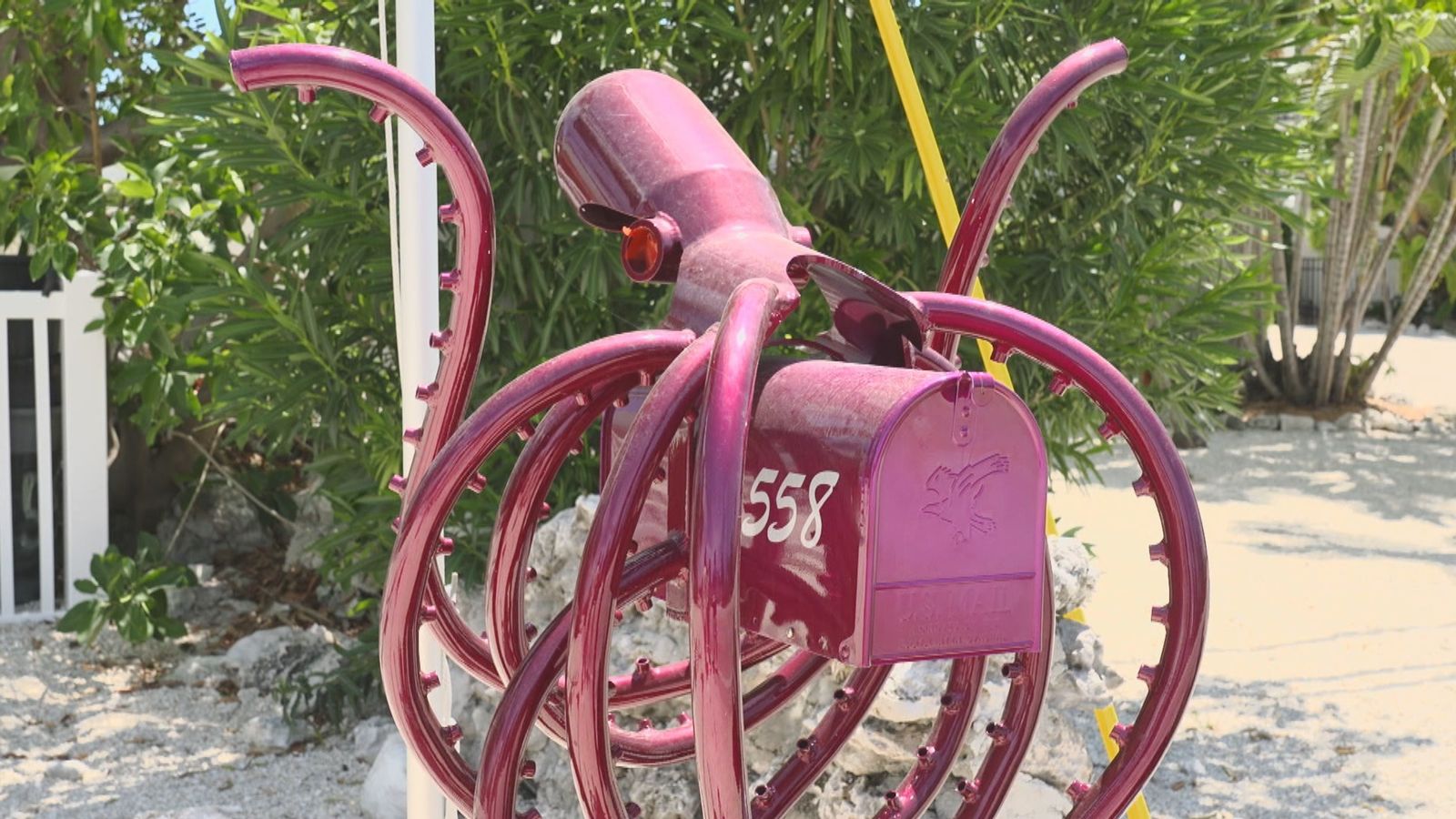 Buzón con forma de pulpo