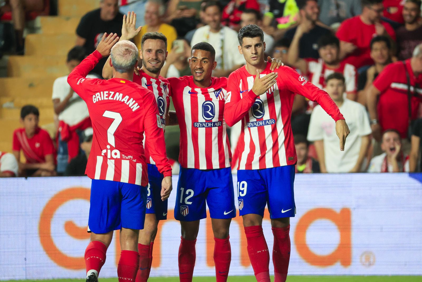 Morata  celebra uno de sus goles ante el Rayo Vallecano