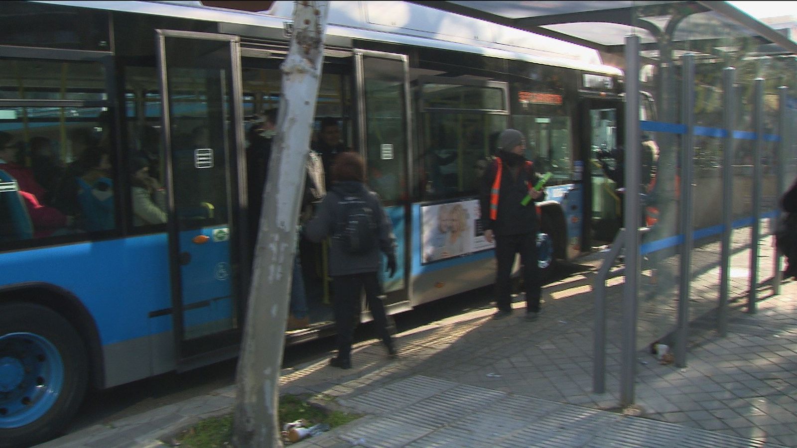 Normalidad en el servicio alternativo de autobús por el cierre de la línea 4